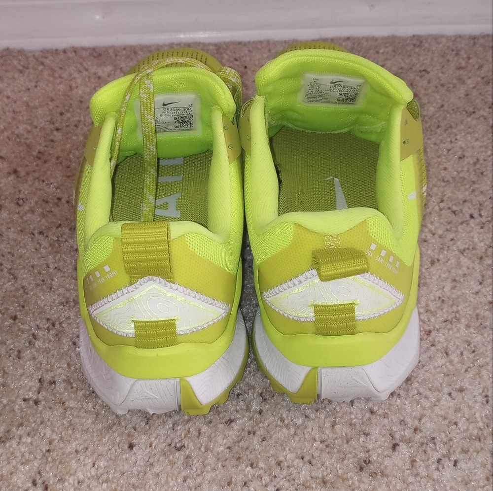 Neon Nike Wild Horse Sneakers Activewear Running Gym Outdoor Size 8 - Picture 4 of 12